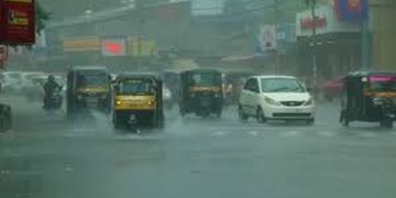 തെക്കൻ തമിഴ്നാട്ടിൽ ശക്തമായ  മഴ തുടുരുന്നു