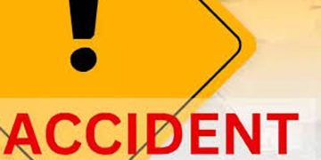 നാദാപുരത്ത് കാര്‍ കൊക്കയിലേക്ക് മറിഞ്ഞ് അപകടം ; രണ്ട് പേര്‍ക്ക് പരിക്ക്