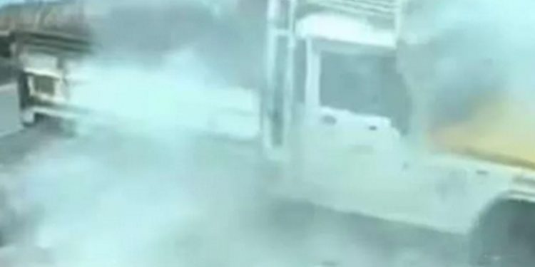 കൊല്ലം കടയ്ക്കലില് നിയന്ത്രണംവിട്ട പിക്കപ്പ് വാഹനം വീടിന്റെ മതില് തകര്ത്ത് പാഞ്ഞുകയറി അപകടം