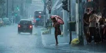 സംസ്ഥാനത്ത് അതിശക്തമായ മഴ തുടരുമെന്ന് കേന്ദ്ര കാലാവസ്ഥാ വകുപ്പിൻ്റെ മുന്നറിയിപ്പ്