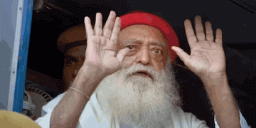 2013ലെ ബലാത്സംഗക്കേസില്‍ ജീവപര്യന്തം തടവുശിക്ഷ അനുഭവിക്കുന്ന ആള്‍ദൈവം ആശാറാം ബാപ്പുവിന് ഇടക്കാല ജാമ്യം അനുവദിച്ച് സുപ്രീം കോടതി