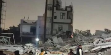 ഡൽഹിയിലെ ബുരാരിയിൽ നാലുനിലക്കെട്ടിടം തകർന്നുവീണു