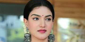 ലൈംഗികാധിക്ഷേപ കേസിൽ ബോബി ചെമ്മണ്ണൂരിനെതിരെ പരാതി നൽകിയതിന് പിന്നാലെ തന്നെ അധിക്ഷേപിച്ച യൂട്യൂബർമാർക്കെതിരെയും നിയമനടപടിക്കൊരുങ്ങി ഹണി റോസ്