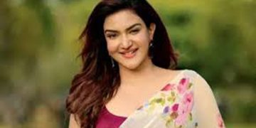 നടി ഹണി റോസിന്റെ ഫേസ്ബുക്കിൽ അശ്ലീല കമന്റ് രേഖപ്പെടുത്തിയ കേസിൽ ആദ്യ അറസ്സ്റ് രേഖപ്പെടുത്തി പോലീസ്