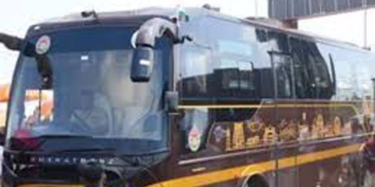 രൂപമാറ്റം വരുത്തിയ നവകേരള ബസിന്റെ ആദ്യ സർവീസ് തുടങ്ങി