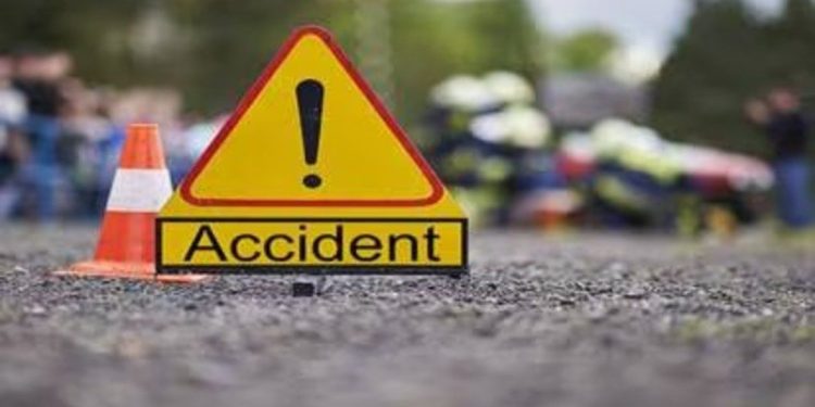 മൂന്നാര് എക്കോ പോയിന്റില് വിനോദസഞ്ചാരികള് സഞ്ചരിച്ച ബസ് മറിഞ്ഞ് രണ്ടുപേര് മരിച്ചു