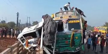 മഹാകുംഭമേളയില്‍ പങ്കെടുത്ത് മടങ്ങുകയായിരുന്ന ഏഴ് പേര്‍ വാഹനാപകടത്തില്‍ മരിച്ചു