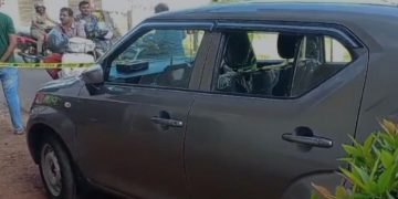 തൃശൂർ പേരാമംഗലത്ത് കാറിന്റെ ചില്ല് തകർത്ത് ഏഴ് ലക്ഷത്തോളം രൂപ കവർന്നു