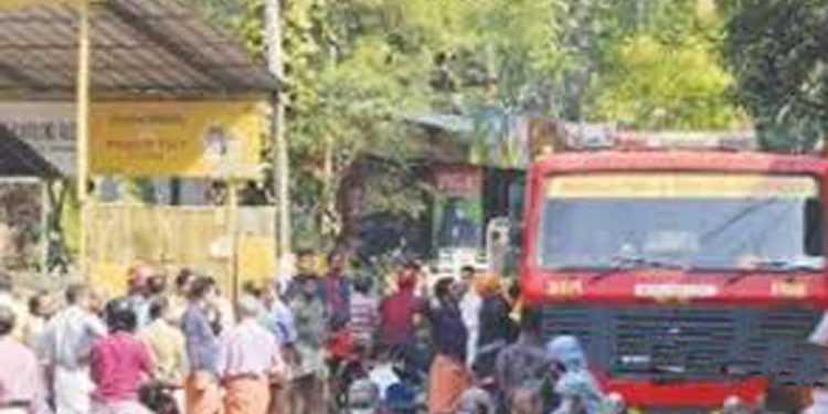 കോഴിക്കോട് കൈവേലി ടൗണില് തീപിടുത്തം