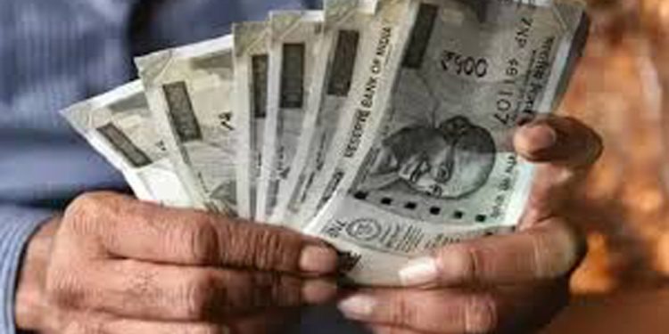 അനർഹമായി ക്ഷേമപെൻഷൻ വാങ്ങിയ സർക്കാർ ജീവനക്കാർക്കെതിരെ സ്വീകരിച്ച നടപടി പിൻവലിച്ച് സർക്കാർ