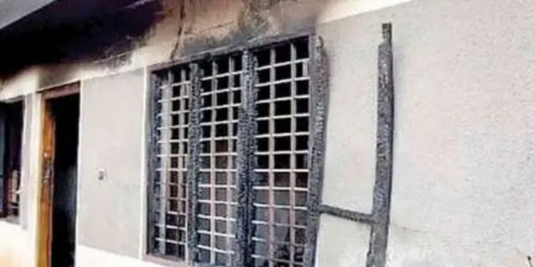 അമ്മയുമായി തര്ക്കം ; വാടക വീട് തീയിട്ട് നശിപ്പിച്ച് മകന്