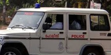 പതിമൂന്ന് വയസുകാരനായ മകൻ കാർ ഓടിച്ചതിന് പിതാവിനെതിരെ കേസെടുത്തു