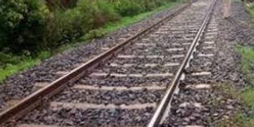 ആലപ്പുഴ തകഴിയില്‍ റെയില്‍വേ ക്രോസിന് സമീപം രണ്ട് പേര്‍ ട്രെയിന്‍ തട്ടി മരിച്ചു