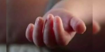 ആലപ്പുഴയിൽ അസാധാരണ വൈകല്യത്തോടെ കുഞ്ഞു പിറന്ന സംഭവത്തിൽ ചികിത്സാ പിഴവ് സമ്മതിച്ച് ആരോഗ്യവകുപ്പ്