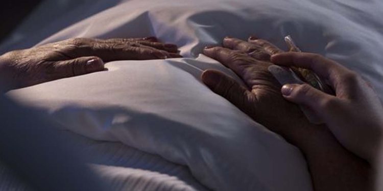 മലപ്പുറം പൊന്നാനിയിൽ വീട് ബാങ്ക് ജപ്തി ചെയ്തതിന്റെ പിറ്റേന്ന് വയോധിക മരിച്ചു