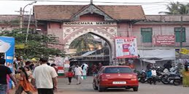 കോടതി ഉത്തരവ് ലംഘിച്ച് പാളയം മാർക്കറ്റ് പൊളിക്കാൻ ശ്രമം