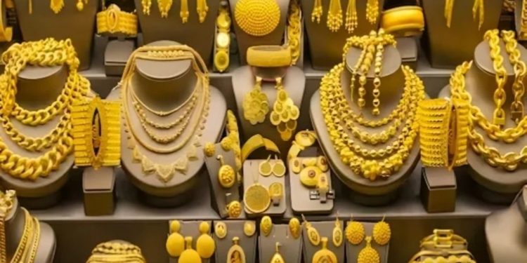 റെക്കോഡിലെത്തിയതിന് പിന്നാലെ സ്വർണവിലയിൽ വൻ ഇടിവ്