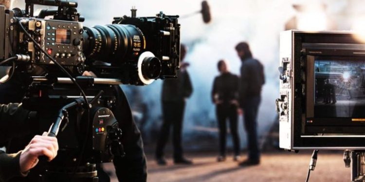 പാക് അതിർത്തിയിൽ കുടുങ്ങി മലയാള സിനിമാപ്രവർത്തകർ ; സംഘത്തിൽ സംവിധായകൻ സംജാദും നടൻ മണിക്കുട്ടനും