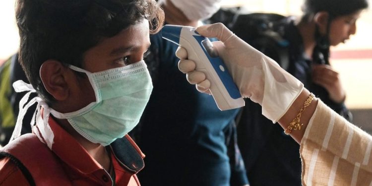 സംസ്ഥാനത്ത് കോവിഡ് കേസുകൾ വീണ്ടും ഉയരുന്നു