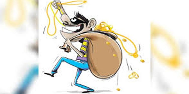 കാസര്‍ഗോഡ് വീട്ടില്‍ നിന്ന് 22 പവന്‍ സ്വര്‍ണം മോഷ്ടിച്ചു