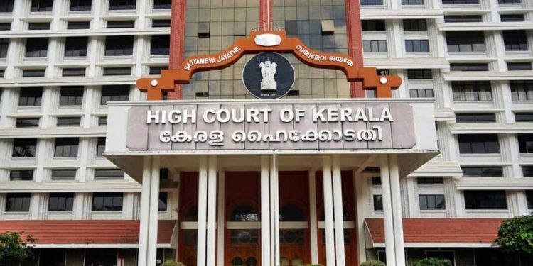 മുന്കൂര് ജാമ്യ അപേക്ഷയുമായി വിജിലന്സ് കേസില് പ്രതിയായ ഇ ഡി ഉദ്യോഗസ്ഥന് ഹൈക്കോടതിയില്