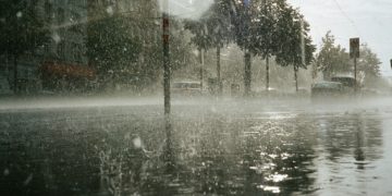 സംസ്ഥാനത്ത് മഴ മുന്നറിയിപ്പിൽ വീണ്ടും മാറ്റം ; നാളെ 4 ജില്ലകളിലും 20ന് 5 ജില്ലകളിലും ഓറഞ്ച് അലർട്ട്