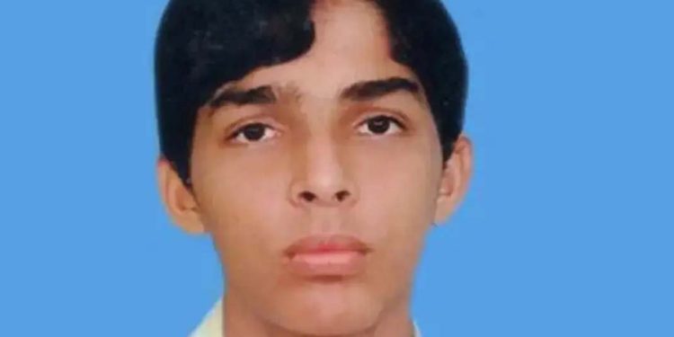 അരിയിൽ ഷുക്കൂർ വധക്കേസ് ; പി ജയരാജനുൾപ്പെടെയുള്ള പ്രതികൾ കോടതിയിലെത്തി