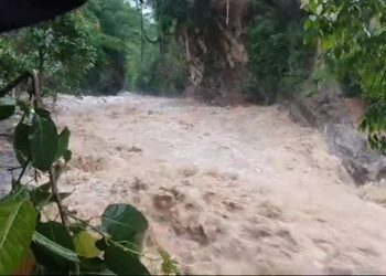 വയനാട് ചൂരൽമലയിൽ ശക്തമായ മഴയിൽ ഉരുൾപൊട്ടൽ ഉണ്ടായതായി സംശയം