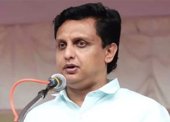 കെ സി വേണുഗോപാലിനെതിരെ നിലപാട് കടുപ്പിച്ച് മന്ത്രി പി എ മുഹമ്മദ് റിയാസ്