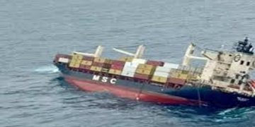 കൊച്ചി കപ്പല്‍ അപകടം : കണ്ടെയ്‌നറില്‍ തട്ടി മത്സ്യബന്ധന വലകള്‍ വ്യാപകമായി നശിക്കുന്നു