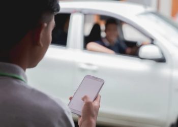 കൊച്ചിയില് ഓണ്ലൈന് ടാക്സി ഡ്രൈവര്മാര് ഇന്ന് പണിമുടക്കില്