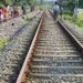 ട്രെയിനിന്റെ ചവിട്ടുപടിയിൽ നിന്ന് ട്രാക്കിലേക്ക് തെറിച്ചു വീണ യാത്രക്കാരൻ മരിച്ചു