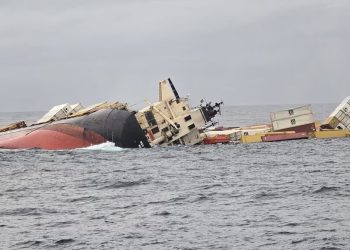 കൊച്ചി തീരത്തെ കപ്പലപകടം : കേസ് എടുക്കില്ല, ഇൻഷുറൻസ് ക്ലെയിമുമായി മുന്നോട്ടു പോവും