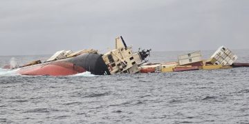 കൊച്ചി തീരത്തെ കപ്പലപകടം : കേസ് എടുക്കില്ല, ഇൻഷുറൻസ് ക്ലെയിമുമായി മുന്നോട്ടു പോവും