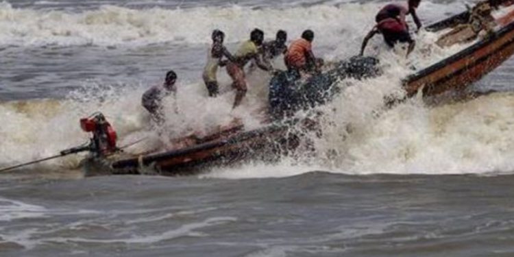 മുതലപ്പൊഴിയില് വീണ്ടും വള്ളം മറിഞ്ഞ് അപകടം