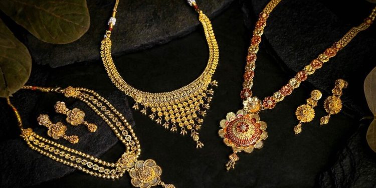 സംസ്ഥാനത്ത് ഇന്നും സ്വർണവില കുറഞ്ഞു ; പ്രതീക്ഷയോടെ ഉപഭോക്താക്കൾ