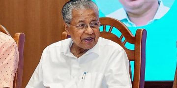 ചികിത്സ കഴിഞ്ഞ് മുഖ്യമന്ത്രി ദുബായിൽ എത്തി ; നാളെ കേരളത്തിലെത്തും