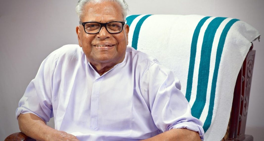 വി എസ് അച്യുതാനന്ദന്റെ ആരോഗ്യനില മാറ്റമില്ലാതെ തുടരുന്നുവെന്ന് പുതിയ മെഡിക്കൽ ബുള്ളറ്റിൻ