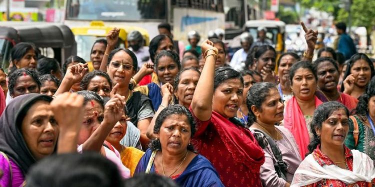 സമരം ശക്തമാക്കാൻ ആശാവർക്കർമാർ ; 1000 പ്രതിഷേധ സദസുകൾ നടത്തും