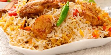 കൊല്ലം ചിതറയിൽ ഹോട്ടലിൽ നിന്നും വാങ്ങിയ ബിരിയാണിയിൽ കുപ്പിച്ചില്ല്