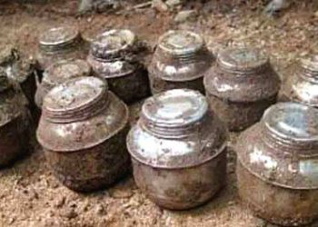 കോഴിക്കോട് വ്യാപാര സ്ഥാപനത്തിന് മുന്നിൽ സ്റ്റീൽ ബോംബ് കണ്ടെത്തി