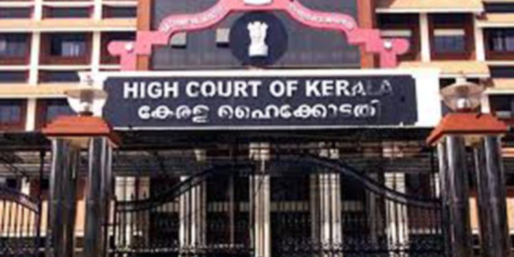 ഒരാഴ്ചയ്ക്കകം പരിഹാരമില്ലെങ്കിൽ പാലിയേക്കരയിലെ ടോൾ വിലക്കും ; ഹൈക്കോടതി