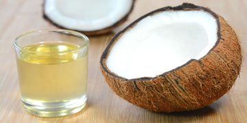 കത്തിക്കയറി വെളിച്ചെണ്ണ വില ; വ്യാജനെ ഒഴിവാക്കാൻ ഭക്ഷ്യ സുരക്ഷാ വകുപ്പിന്റെ കർശന പരിശോധന