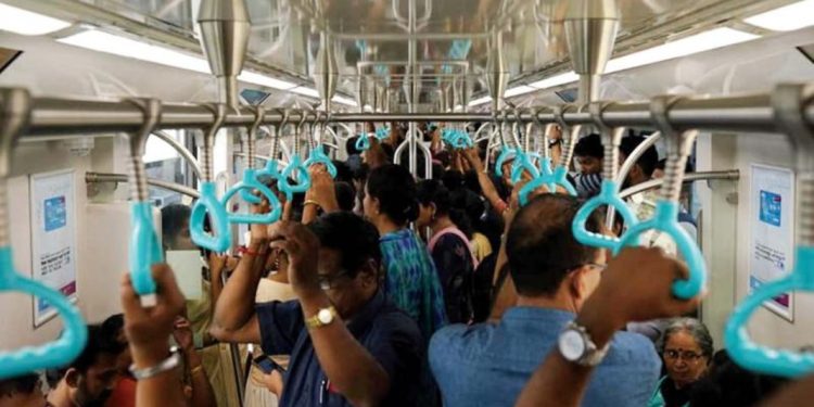 ബസ് സമരത്തില്‍ വലഞ്ഞ യാത്രക്കാര്‍ക്ക് ആശ്വാസമായി കൊച്ചി മെട്രോ