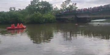 കണ്ണൂർ ചെമ്പല്ലിക്കുണ്ടിൽ അമ്മ മൂന്ന് വയസുള്ള കുഞ്ഞുമായി പുഴയിൽ ചാടി ; യുവതിയുടെ മൃതദേഹം കണ്ടെത്തി