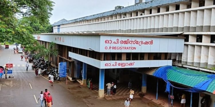 കോട്ടയം മെഡിക്കൽ കോളേജിൽ പൈപ്പ് പൊട്ടി സി.എസ്.ആർ മുറിയിൽ വെള്ളക്കെട്ട്