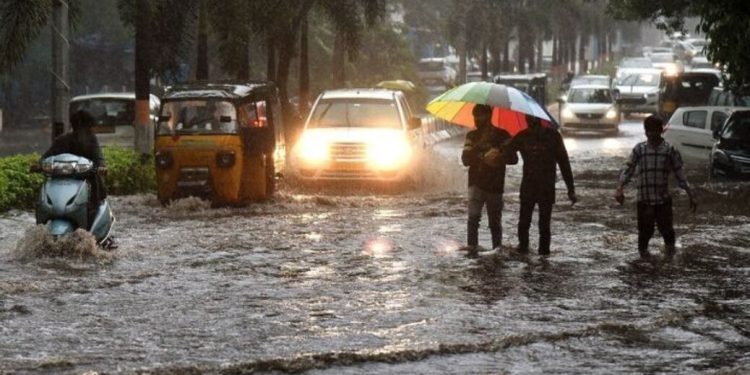 വടക്കൻ കേരളത്തിൽ അതിതീവ്ര മഴ ; അഞ്ച് ജില്ലകളിൽ റെഡ് അലർട്ട്