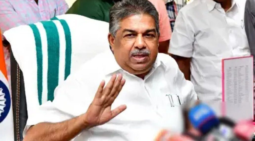 നവോദയ സ്കൂളിലെ ബാസ്കറ്റ് ബോൾ പ്ലേയറുടെ ആത്മഹത്യ : വിശദമായ റിപ്പോർട്ട് ആവശ്യപ്പെട്ട് മന്ത്രി സജി ചെറിയാൻ