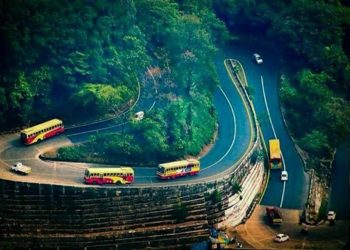 താമരശ്ശേരി ചുരത്തിൽ നിന്ന് എടുത്തുചാടിയ യുവാവിനെ 24 മണിക്കൂറിനുശേഷം പിടികൂടി