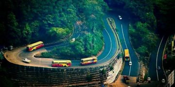 താമരശ്ശേരി ചുരത്തിൽ നിന്ന് എടുത്തുചാടിയ യുവാവിനെ 24 മണിക്കൂറിനുശേഷം പിടികൂടി